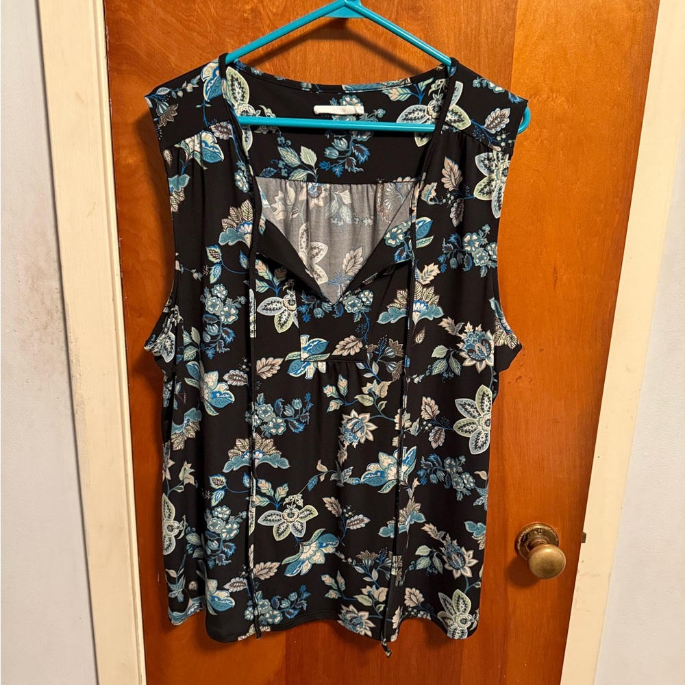 Beacon Floral Tank Top - Picture 4 of 10